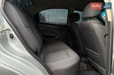 Седан Chevrolet Aveo 2008 в Черновцах