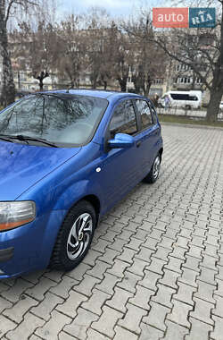 Хэтчбек Chevrolet Aveo 2006 в 