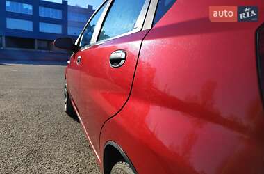 Хэтчбек Chevrolet Aveo 2006 в 