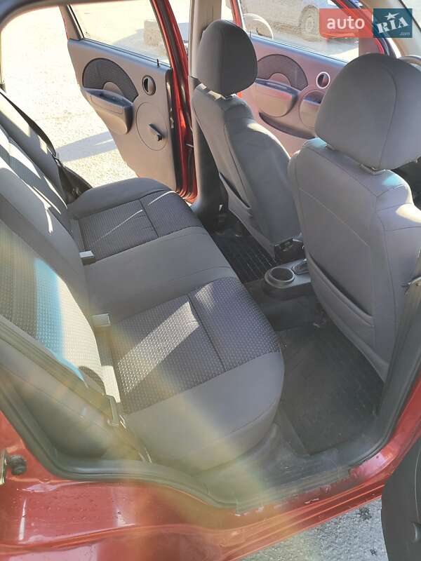 Хетчбек Chevrolet Aveo 2006 в Дніпрі