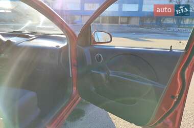 Хэтчбек Chevrolet Aveo 2006 в 