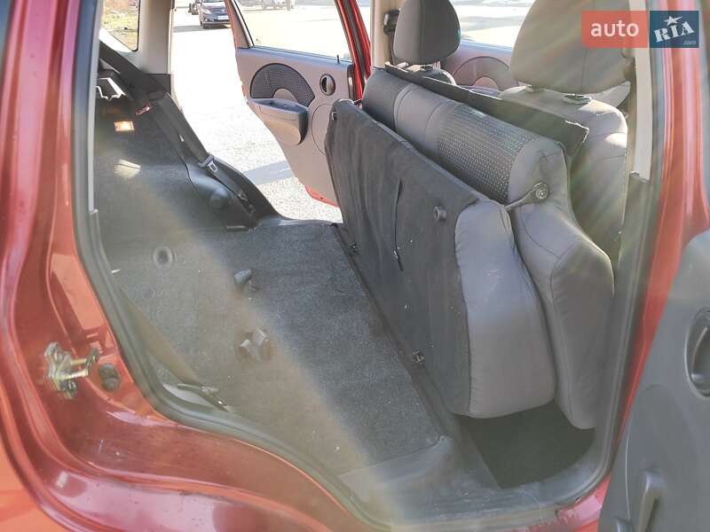 Хетчбек Chevrolet Aveo 2006 в Дніпрі