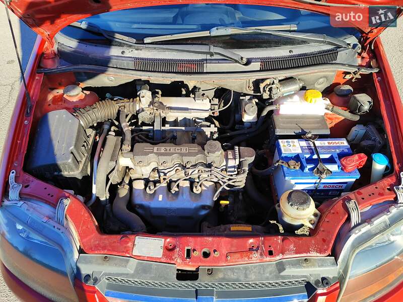 Хетчбек Chevrolet Aveo 2006 в Дніпрі