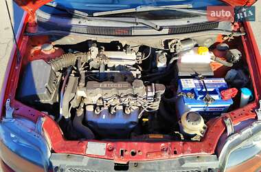 Хэтчбек Chevrolet Aveo 2006 в 