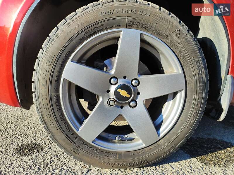 Хетчбек Chevrolet Aveo 2006 в Дніпрі