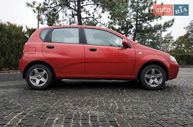 Хэтчбек Chevrolet Aveo 2006 в 