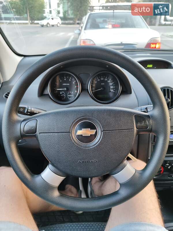 Хетчбек Chevrolet Aveo 2006 в Дніпрі