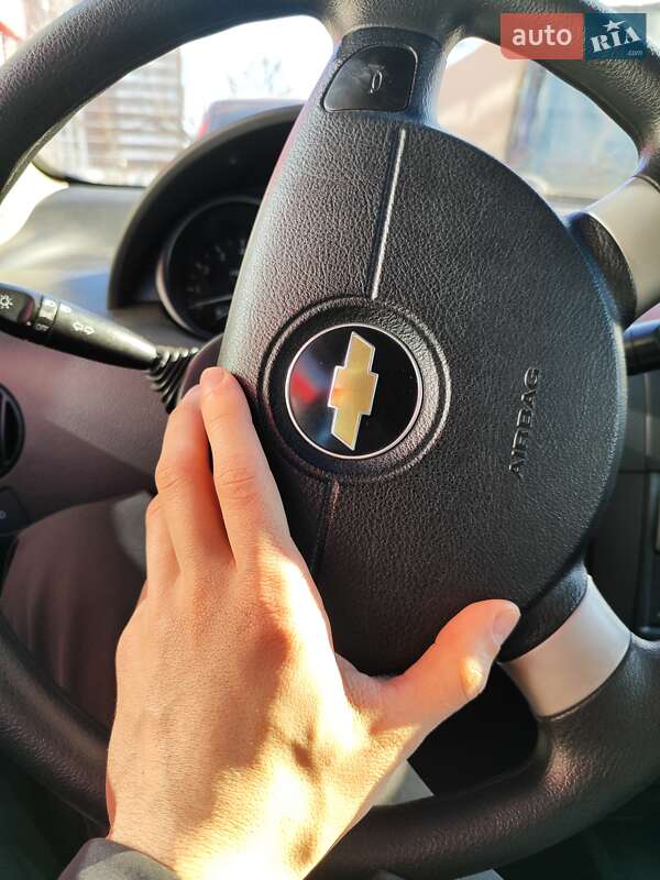 Хетчбек Chevrolet Aveo 2006 в Дніпрі