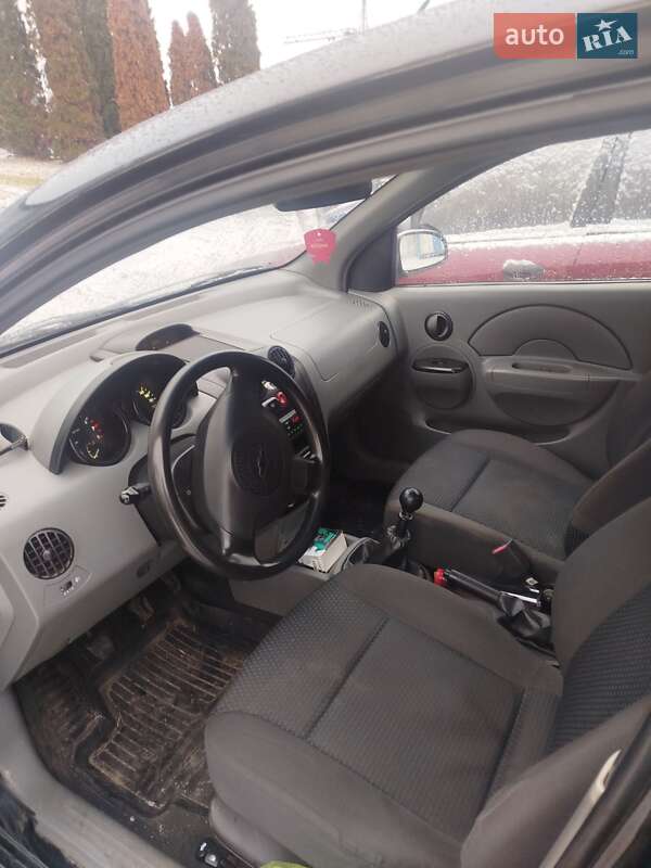 Седан Chevrolet Aveo 2005 в Києві