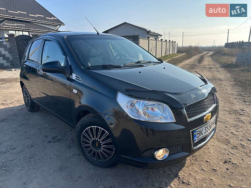 Хэтчбек Chevrolet Aveo 2008 в Ровно