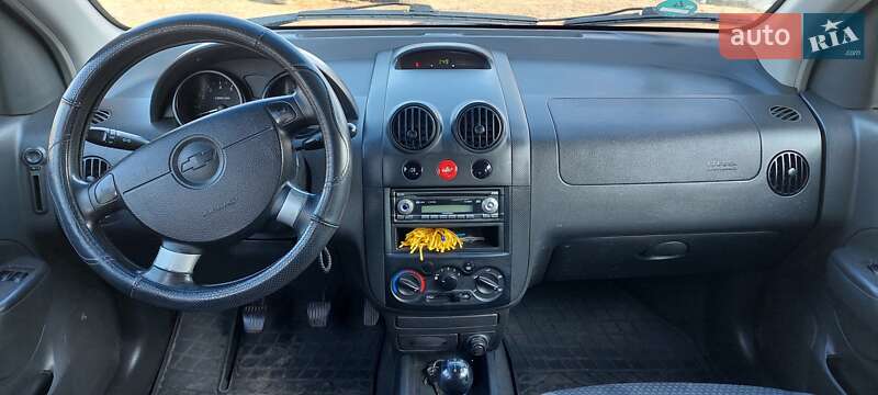 Седан Chevrolet Aveo 2005 в Умані
