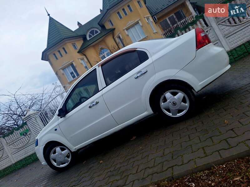 Седан Chevrolet Aveo 2007 в Черновцах