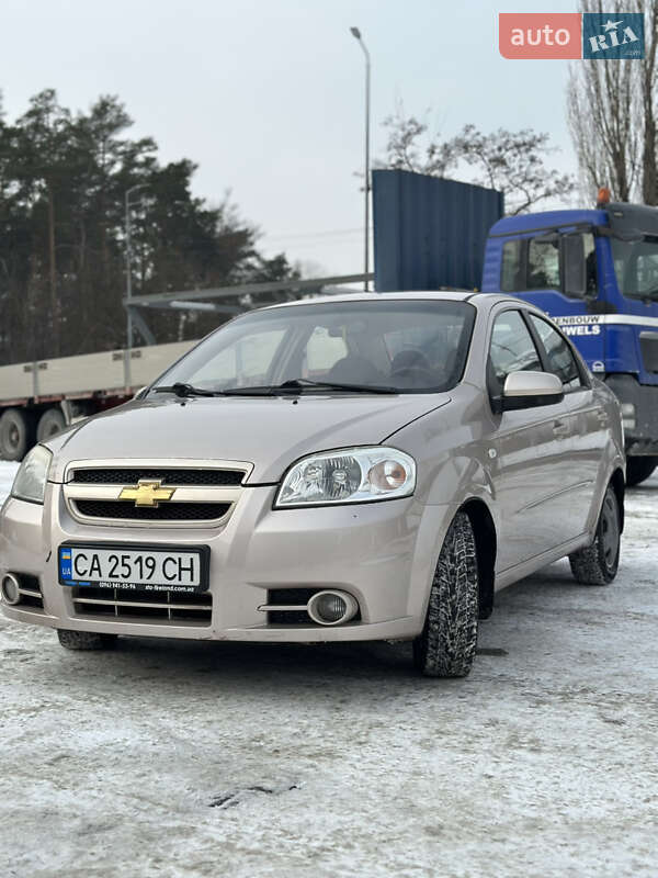 Седан Chevrolet Aveo 2008 в Киеве