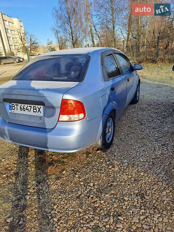 Седан Chevrolet Aveo 2004 в Киеве