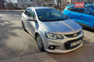 Седан Chevrolet Aveo 2017 в Львове