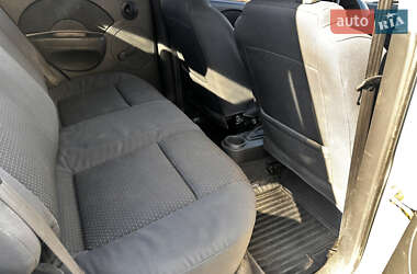 Хэтчбек Chevrolet Aveo 2006 в 