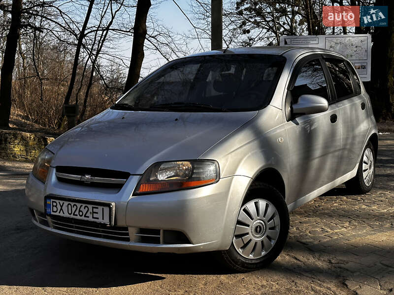 Хэтчбек Chevrolet Aveo 2006 в 