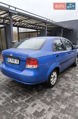 Седан Chevrolet Aveo 2005 в Днепре