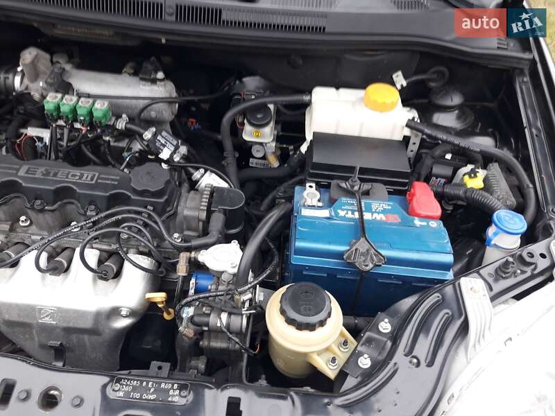 Седан Chevrolet Aveo 2011 в Запоріжжі