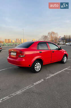 Седан Chevrolet Aveo 2005 в Киеве