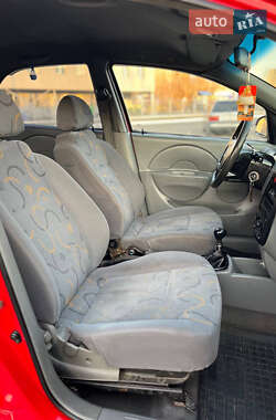 Седан Chevrolet Aveo 2005 в Киеве