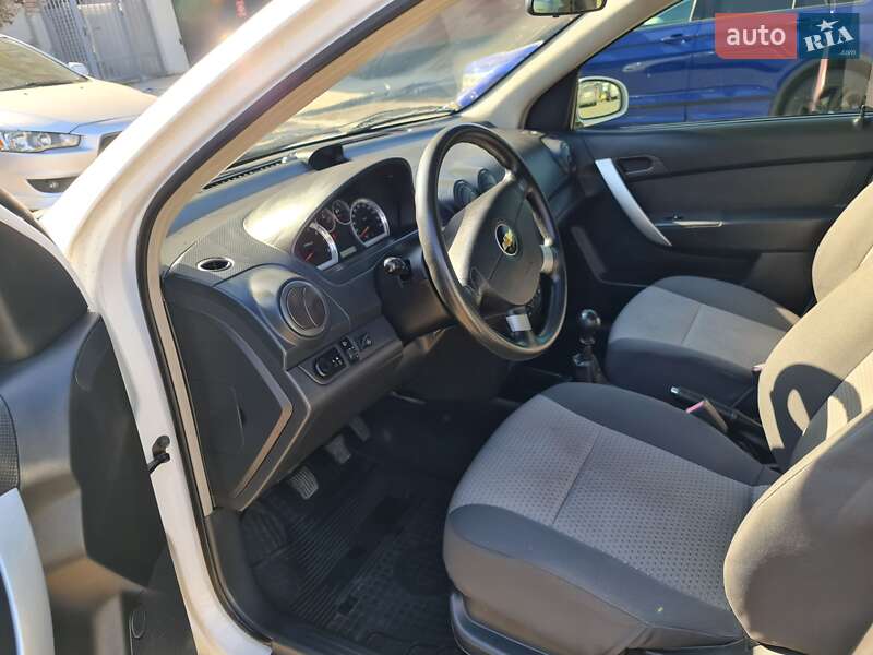 Хэтчбек Chevrolet Aveo 2008 в Днепре