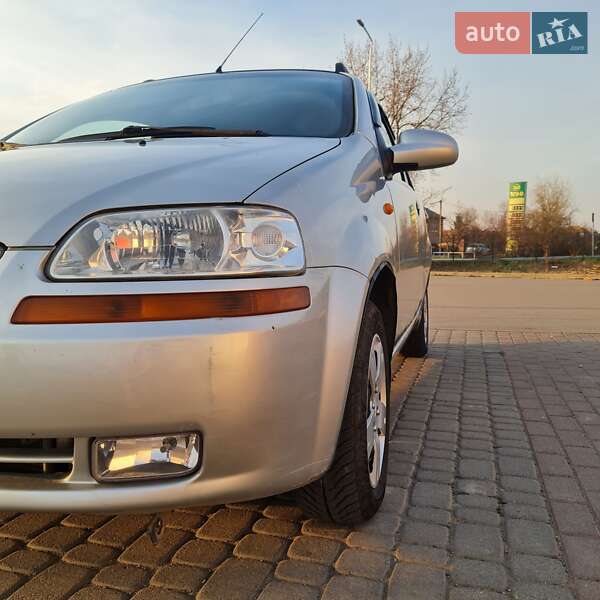 Хетчбек Chevrolet Aveo 2005 в Береговому