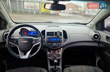 Хэтчбек Chevrolet Aveo 2012 в 