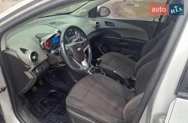 Хэтчбек Chevrolet Aveo 2012 в 
