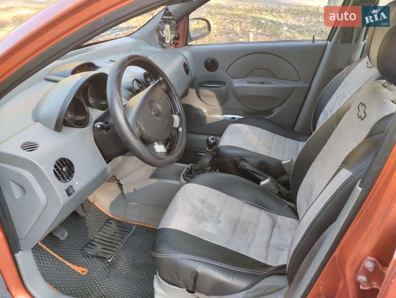 Седан Chevrolet Aveo 2005 в Києві