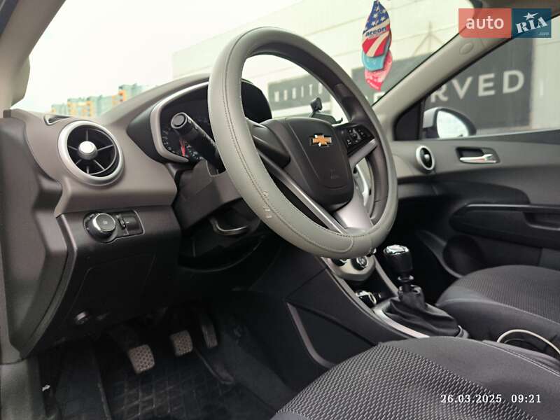 Седан Chevrolet Aveo 2018 в Киеве