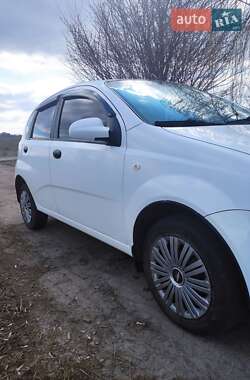 Хетчбек Chevrolet Aveo 2006 в 
