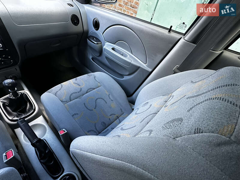 Седан Chevrolet Aveo 2005 в Киеве фото 29 Седан Chevrolet Aveo 2005 в Киеве