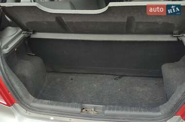 Хэтчбек Chevrolet Aveo 2005 в 