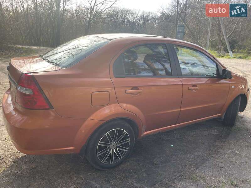Седан Chevrolet Aveo 2008 в Карлівці