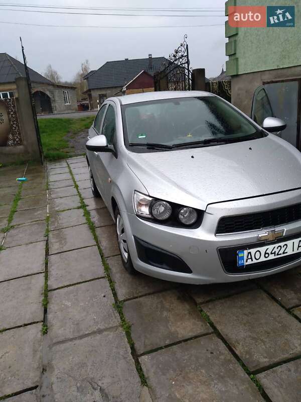Седан Chevrolet Aveo 2012 в Иршаве