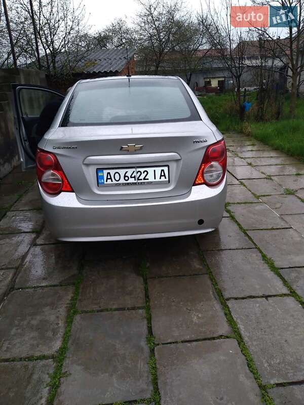 Седан Chevrolet Aveo 2012 в Иршаве