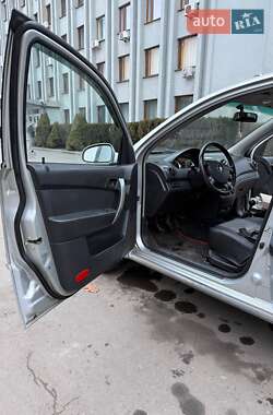 Хетчбек Chevrolet Aveo 2008 в 