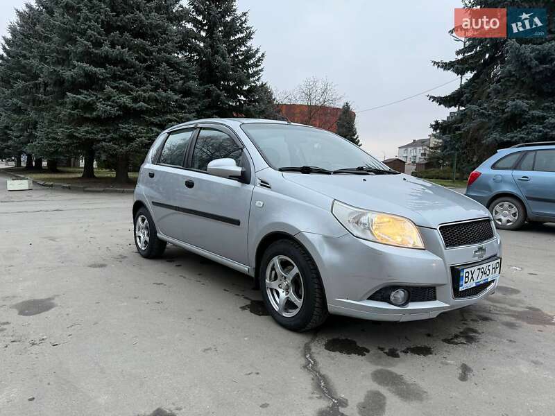 Хетчбек Chevrolet Aveo 2008 в 