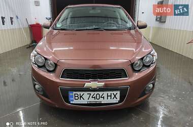 Хэтчбек Chevrolet Aveo 2011 в 