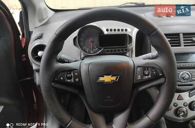 Хэтчбек Chevrolet Aveo 2011 в 