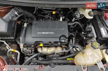 Хэтчбек Chevrolet Aveo 2011 в 