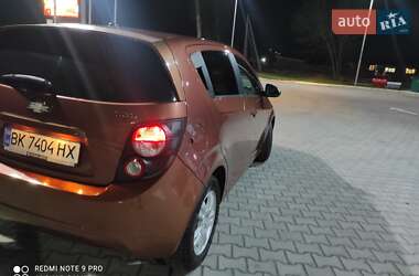 Хэтчбек Chevrolet Aveo 2011 в 
