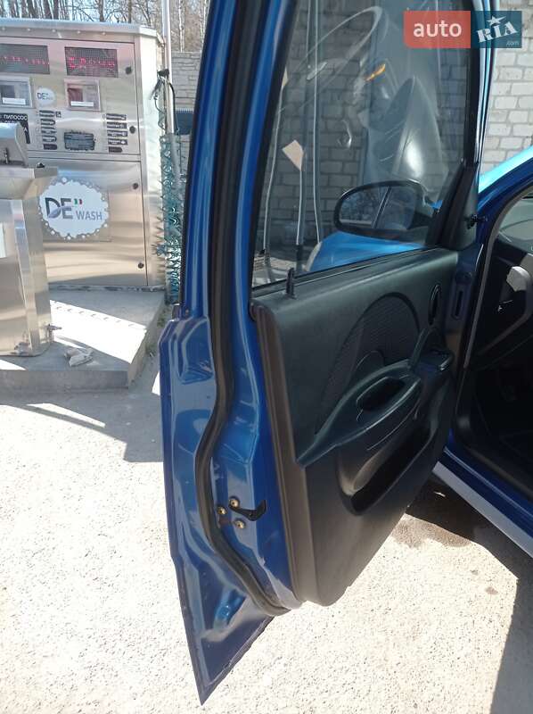 Седан Chevrolet Aveo 2006 в Вільногірську