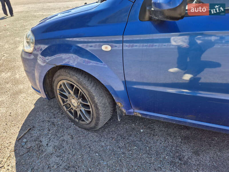 Седан Chevrolet Aveo 2006 в Андрушевке