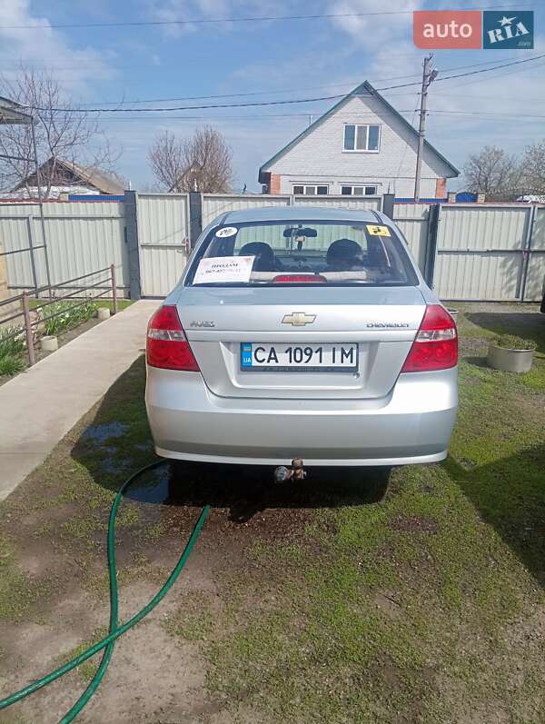 Седан Chevrolet Aveo 2010 в Черкасах