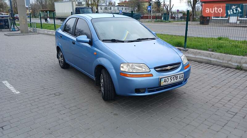 Седан Chevrolet Aveo 2005 в Дніпрі