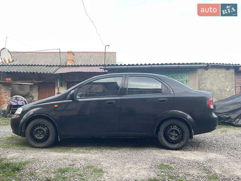 Седан Chevrolet Aveo 2005 в Радехове