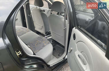 Седан Chevrolet Aveo 2005 в 