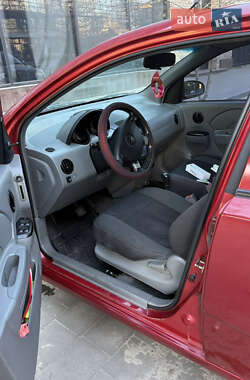 Хэтчбек Chevrolet Aveo 2005 в 